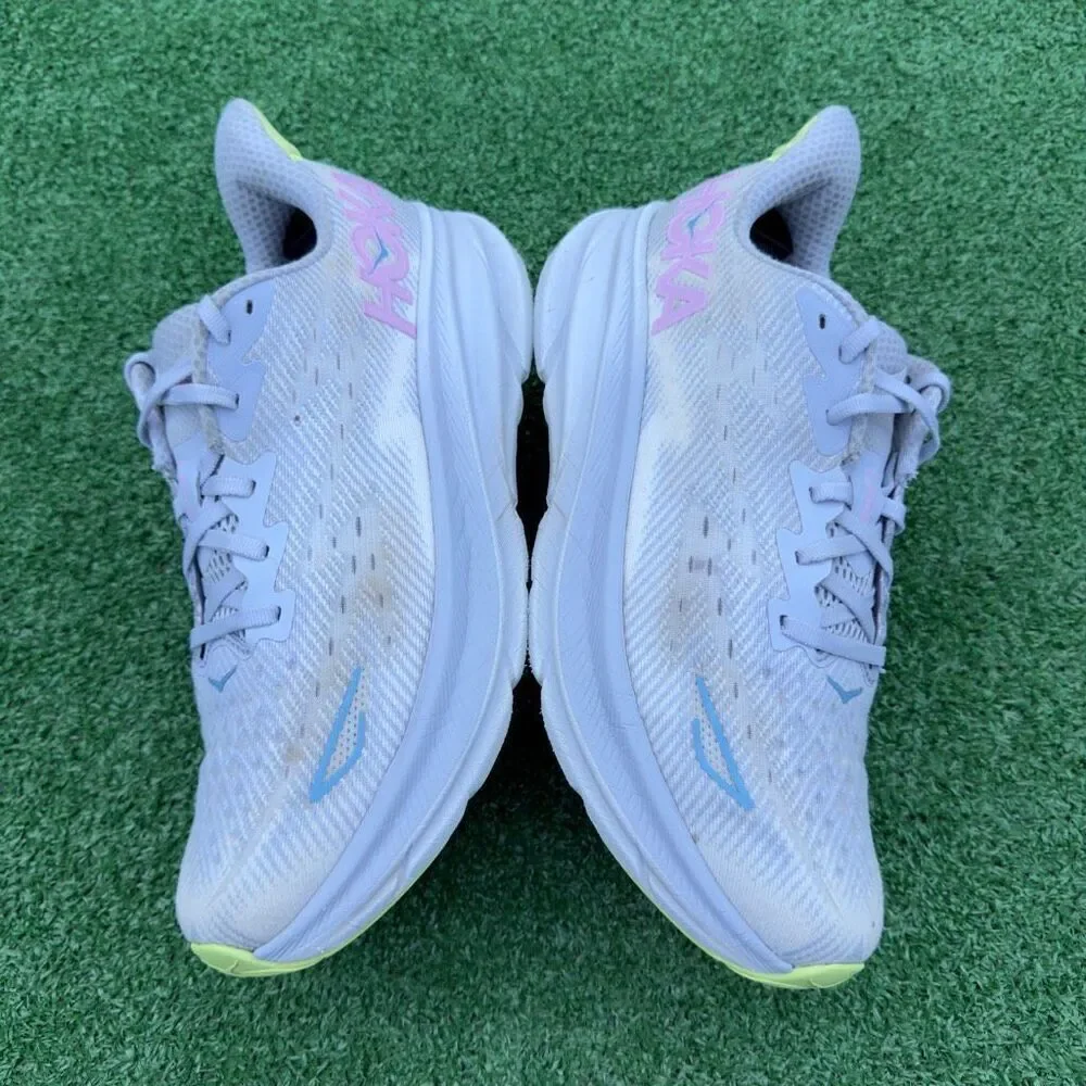HOKA ONE ONE CLIFTON 9 - Women’s Running Shoes - SIZE 11B